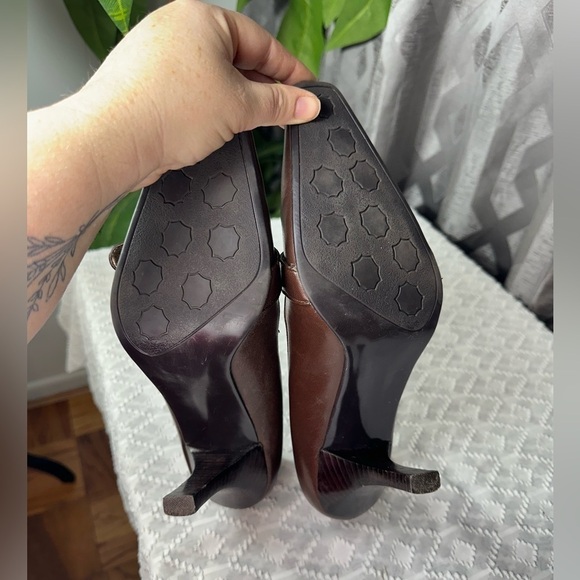 Style & Co. Brown Leather Buckled Women’s Heels Size 10 M - Picture 4 of 10